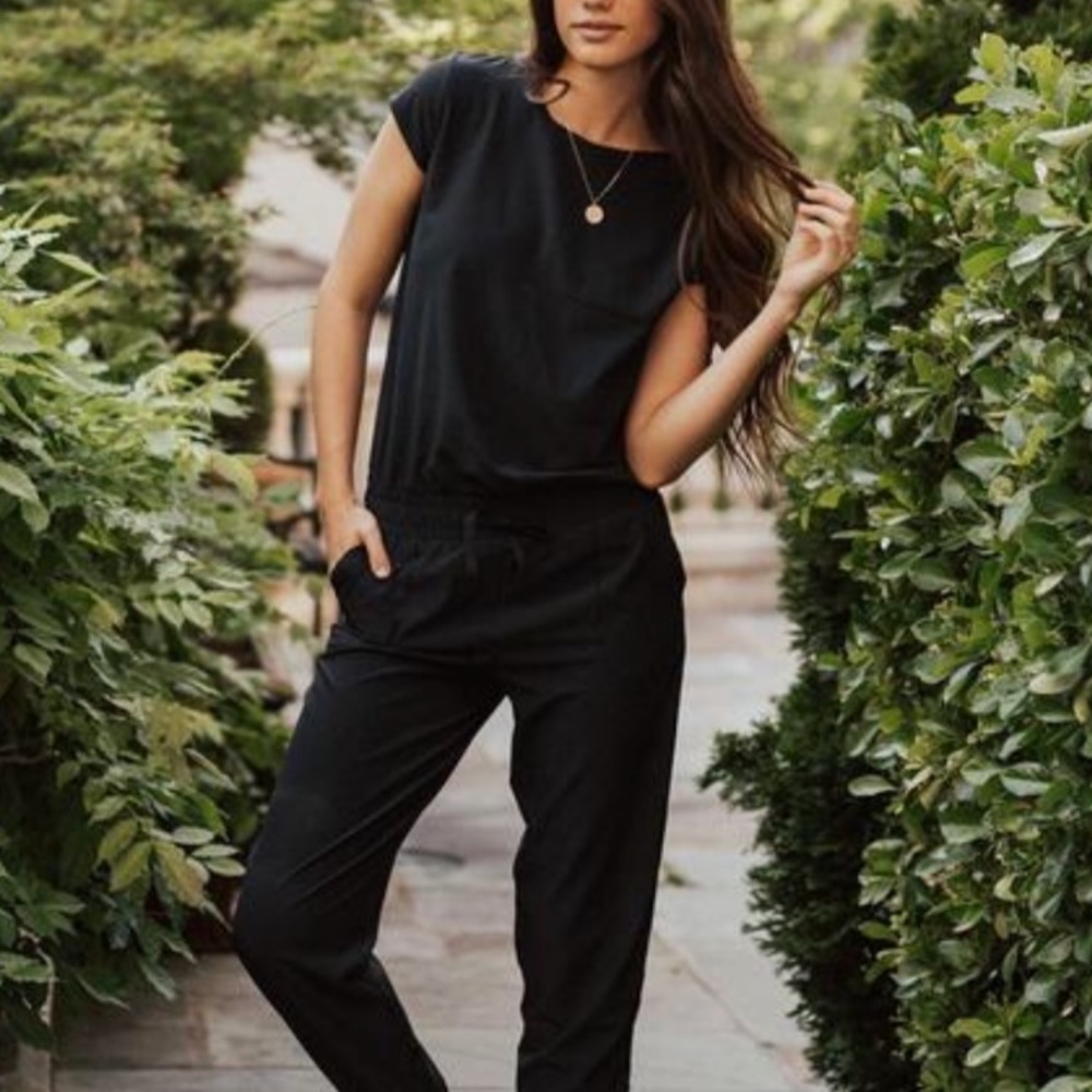 Albion Fit Romper Sz Small